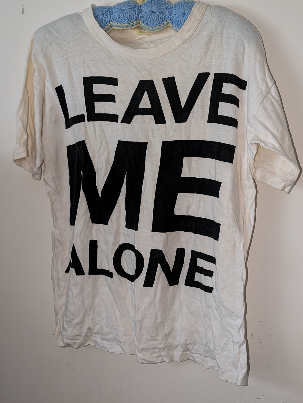 Men's White Graphic 'Leave Me Alone' Short Sleeve Tee